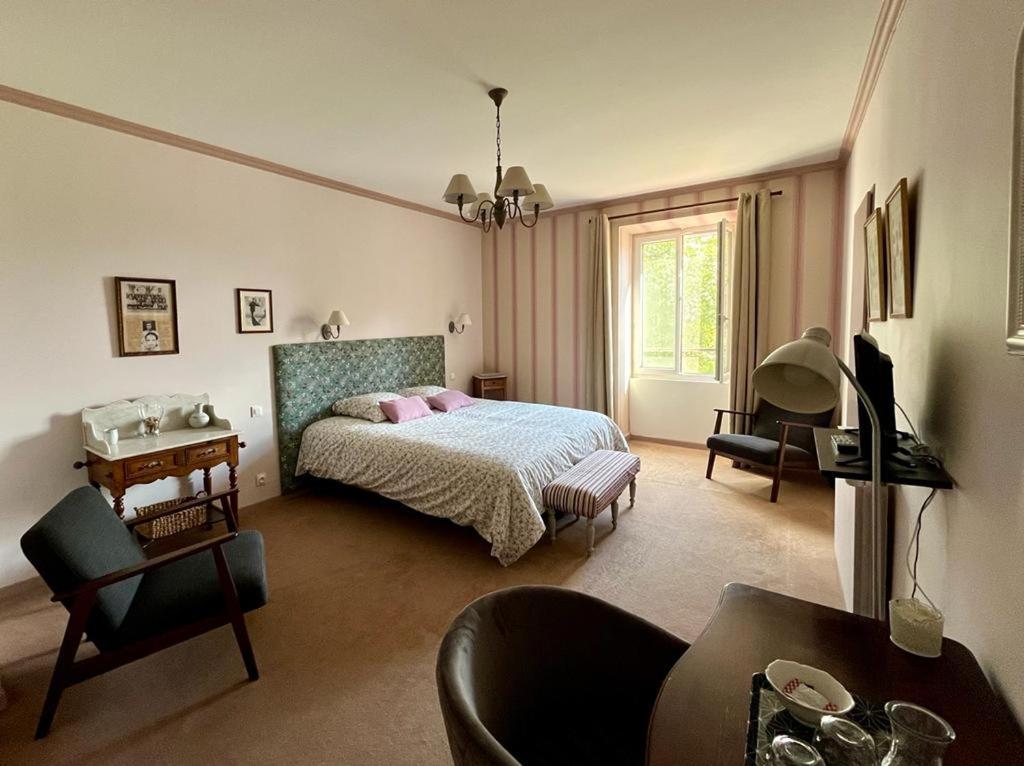 Chambres D'Hotes Le Cedre Bleu Saint-Lattier Εξωτερικό φωτογραφία